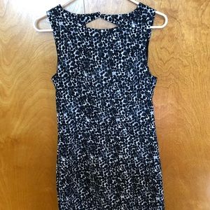 Fitter dress with fun print